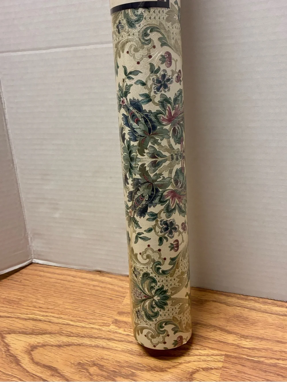 Mirage Mural Vinyl Pre Pasted Solid Sheet Wallpaper Shiny Floral 56 Sq Ft 11 yd